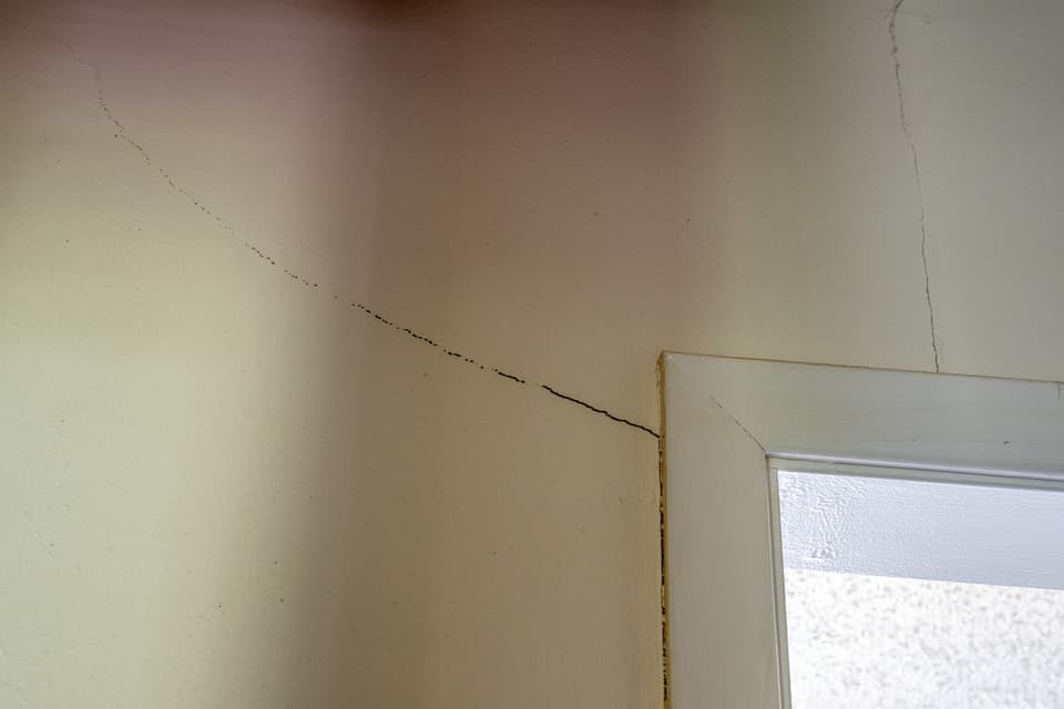 Cracks in Door Frames, Ceilings, and Corners at a Quality Foundation Repair Austin inspection